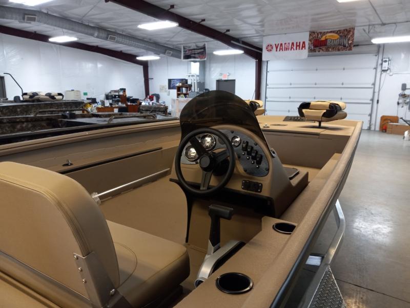 2023 Excel Boats 2072 Stalker Side Console Fishing Boat Legacy Marine