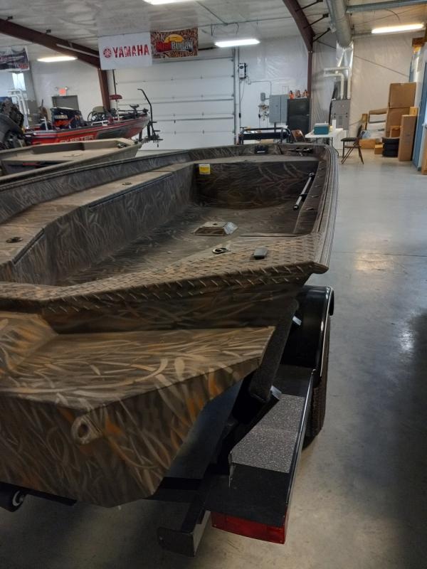 2022 Alweld 1752 Invader Smooth Hull 2022 Alweld 1752 Invader Smooth Hull