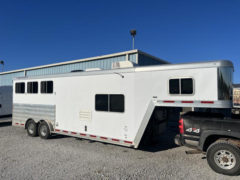 2015 Featherlite 8541-763H-STD Horse Trailer 2015 Featherlite 8541-763H-STD Horse Trailer