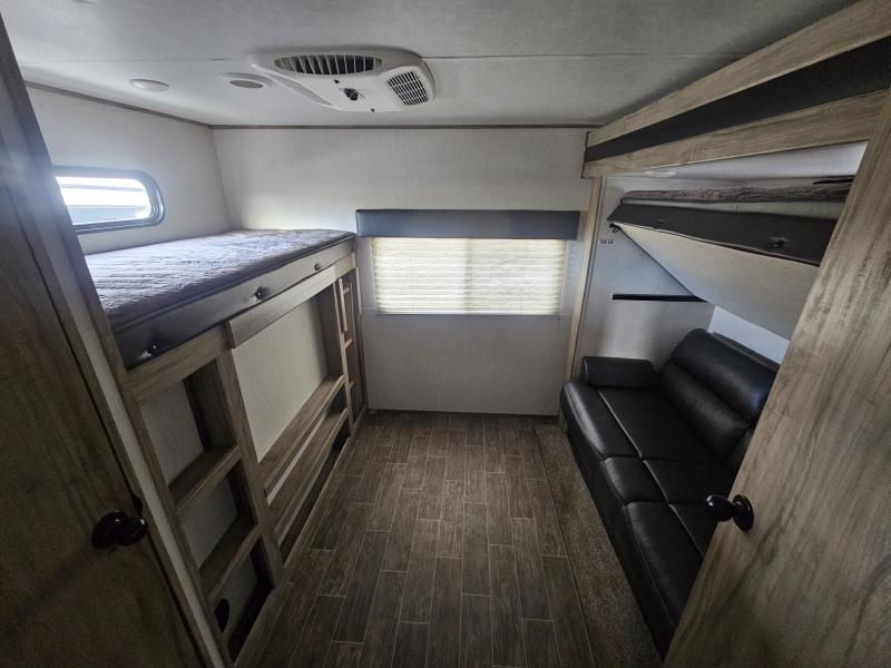 used Travel Trailers Cherokee Trailers Alpha Wolf for sale, in Paragould, AR Thumbnail 13