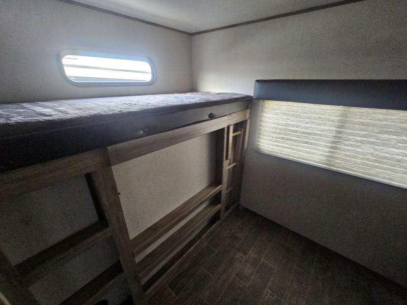 used Travel Trailers Cherokee Trailers Alpha Wolf for sale, in Paragould, AR Thumbnail 2