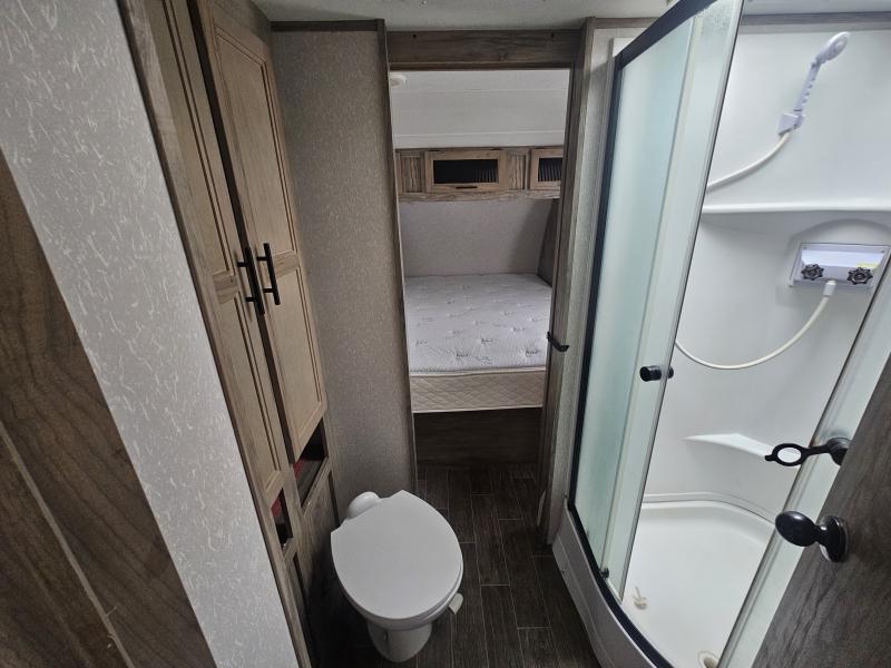 used Travel Trailers Cherokee Trailers Alpha Wolf for sale, in Paragould, AR Thumbnail 8