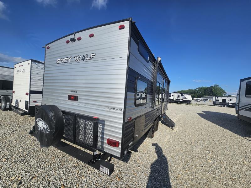 used Travel Trailers Cherokee Trailers Grey Wolf for sale, in Paragould, AR Thumbnail 18