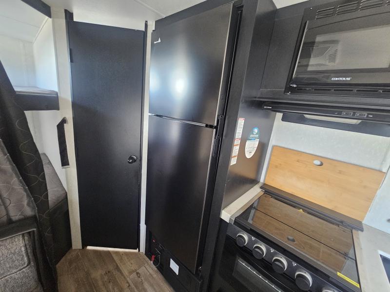 used Travel Trailers Cherokee Trailers Grey Wolf for sale, in Paragould, AR Thumbnail 9