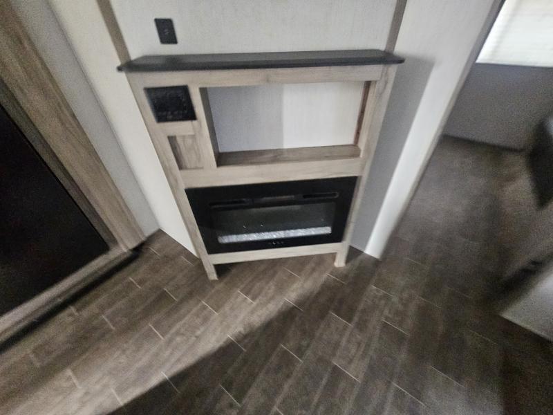 used Travel Trailers Cherokee Trailers Alpha Wolf for sale, in Paragould, AR Thumbnail 11