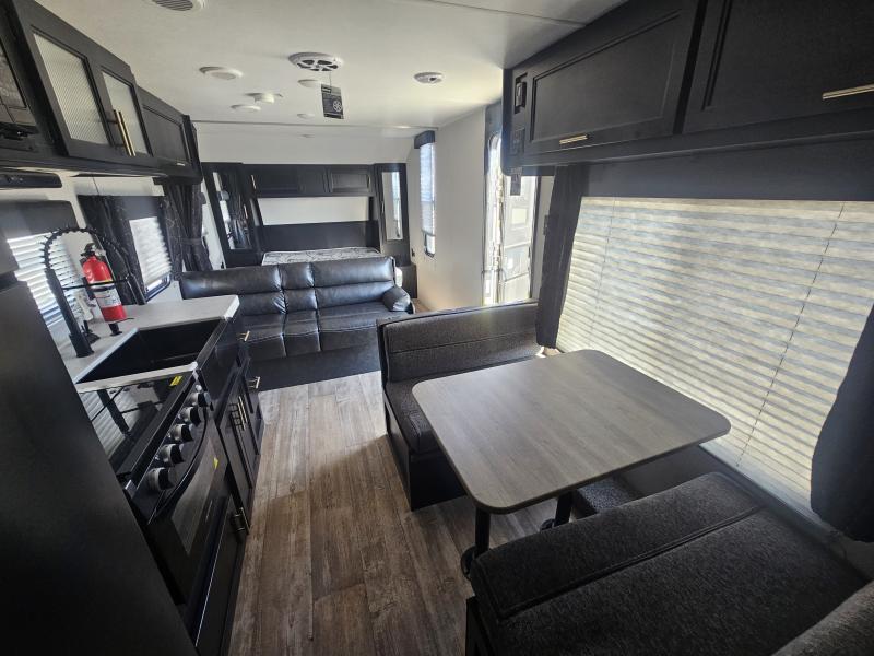 used Travel Trailers Cherokee Trailers Grey Wolf for sale, in Paragould, AR Thumbnail 4