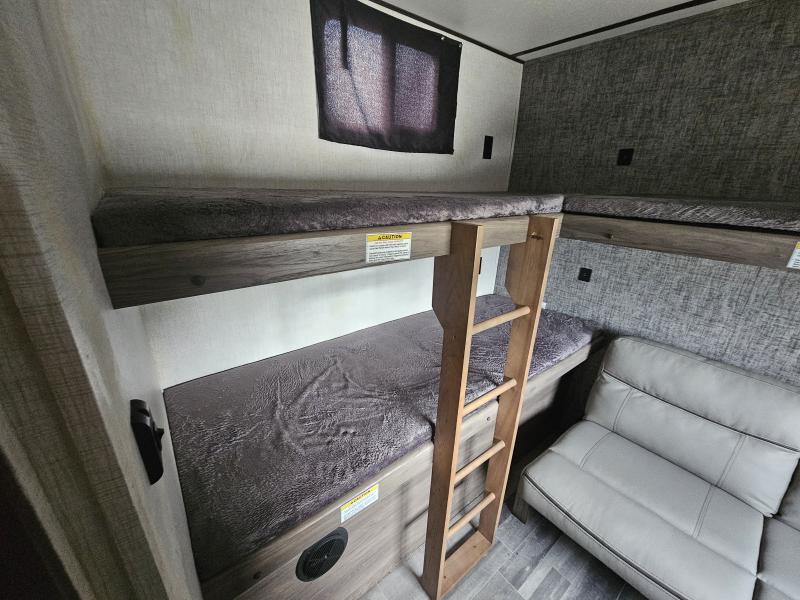 used Travel Trailers CrossRoads RV Zinger for sale, in Paragould, AR Thumbnail 30