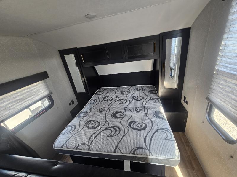 used Travel Trailers Cherokee Trailers Grey Wolf for sale, in Paragould, AR Thumbnail 16