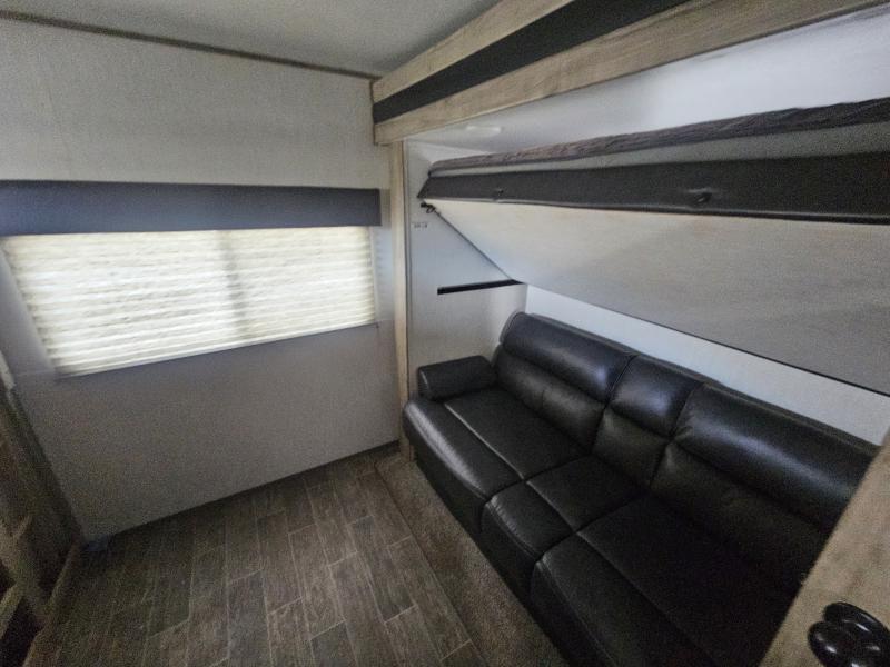used Travel Trailers Cherokee Trailers Alpha Wolf for sale, in Paragould, AR Thumbnail 14