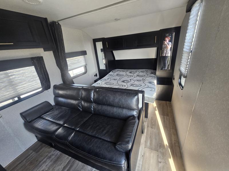 used Travel Trailers Cherokee Trailers Grey Wolf for sale, in Paragould, AR Thumbnail 17