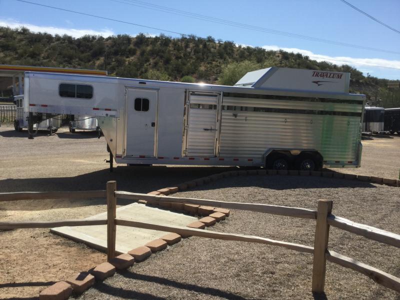 2021 Travalum Rancher Horse Trailer 2021 Travalum Rancher Horse Trailer