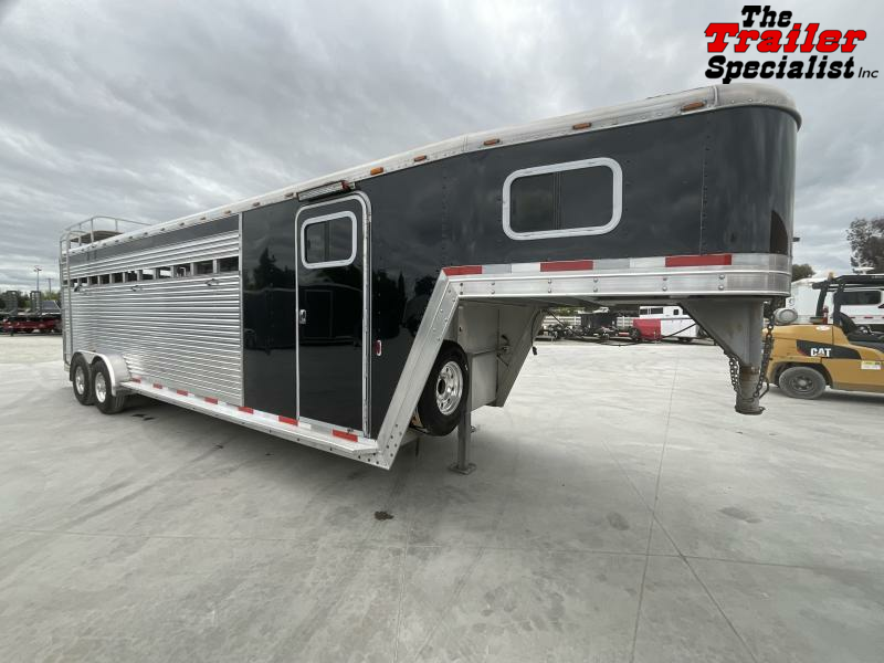 2003 Exiss Trailers GNC-726-T Horse Trailer