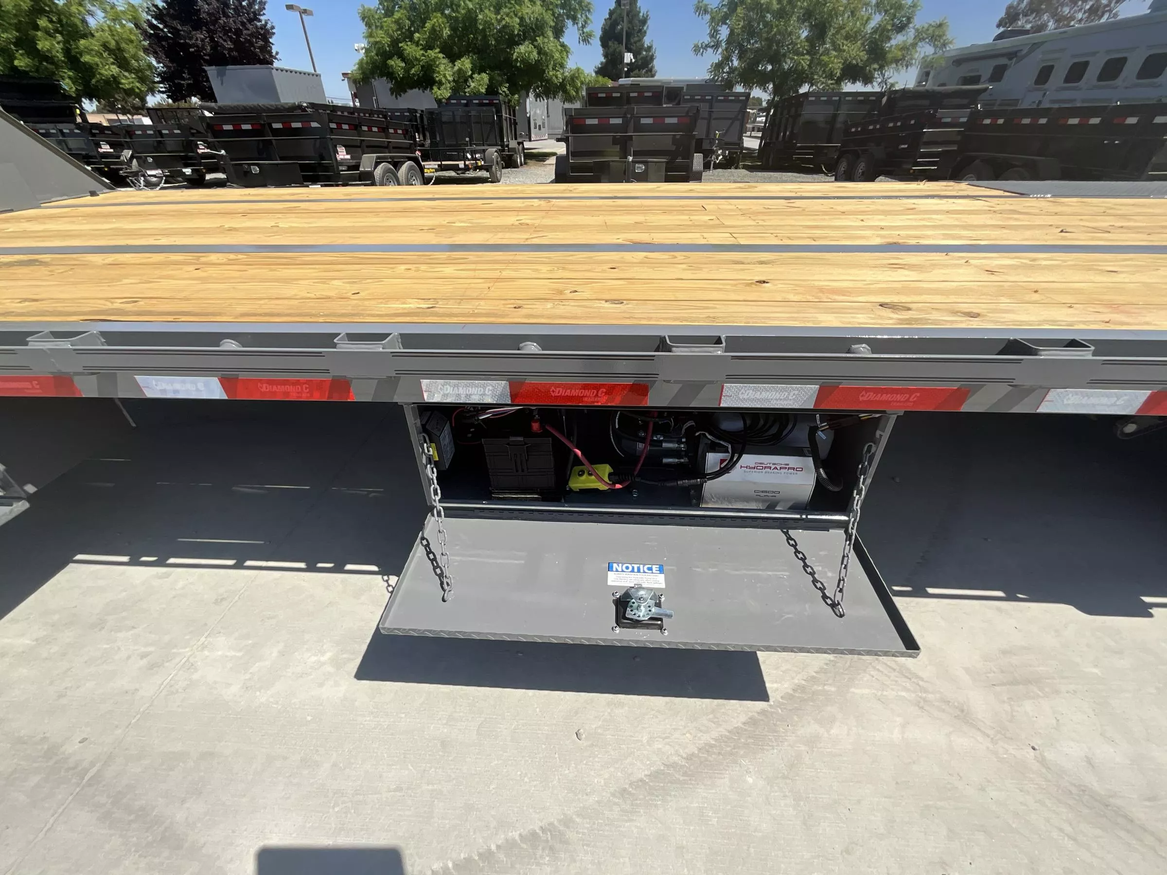 NEW 2025 Diamond C Trailers FMAX216L32X102MR  102"X32' 40K GVW GN Equipment Trailer JmmKZMwvxkw4