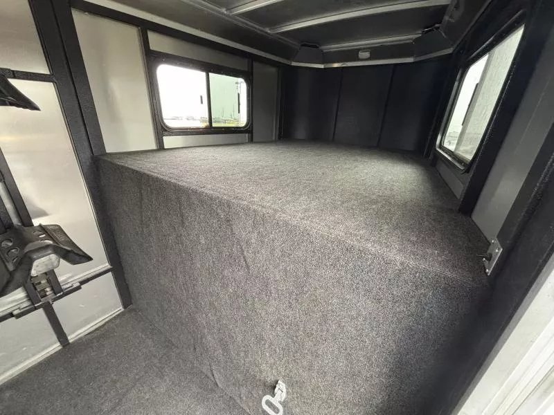 used Horse Trailers Logan Coach  for sale, in Acampo, CA Thumbnail 25