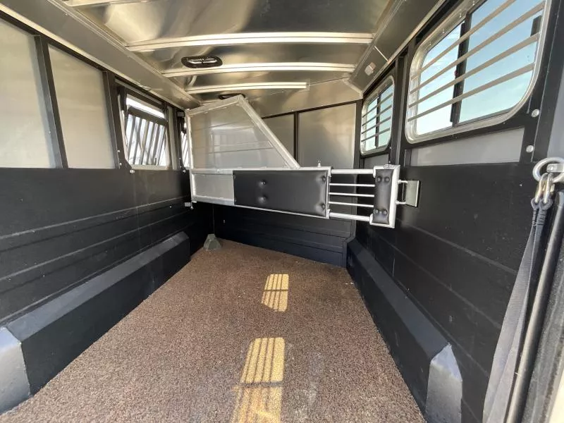 used Horse Trailers Logan Coach  for sale, in Acampo, CA Thumbnail 17