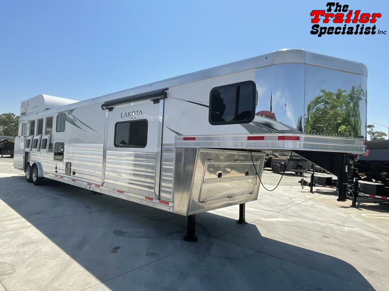 NEW 2024 Lakota Trailers C8415BB 4 Horse Charger 7'6" Tall, 8' Wide, 15'LQ Horse Trailer With **BUNK BEDS** 1754599408