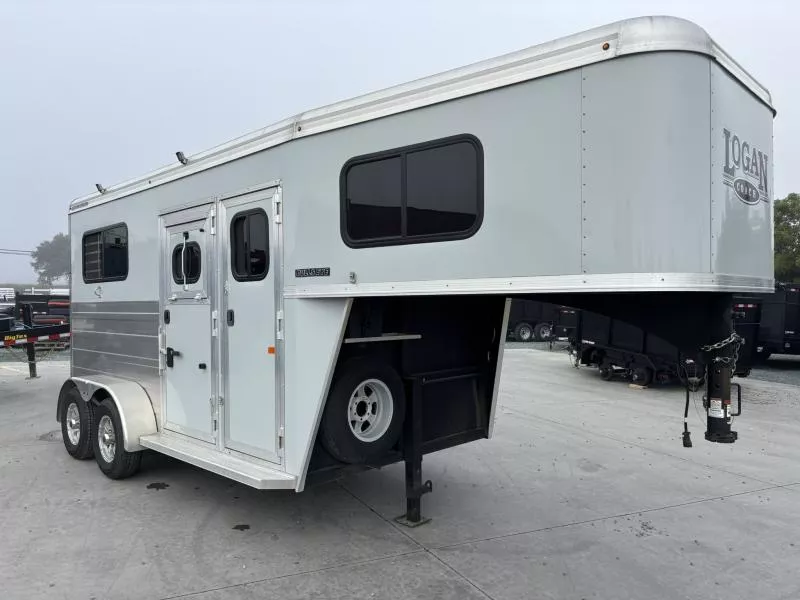 NEW 2022 Logan Coach BULLSEYE2GN Bullseye 2 Horse GN Horse Trailer