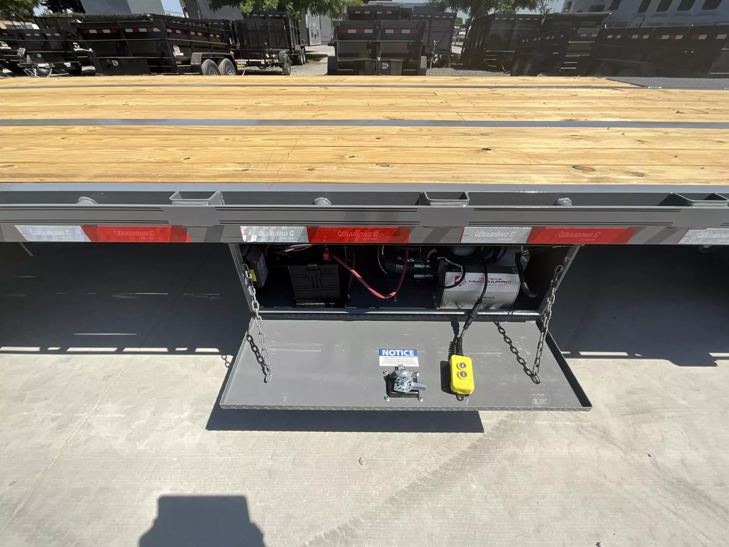 NEW 2025 Diamond C Trailers FMAX216L32X102MR  102"X32' 40K GVW GN Equipment Trailer Ajwjy471deeu