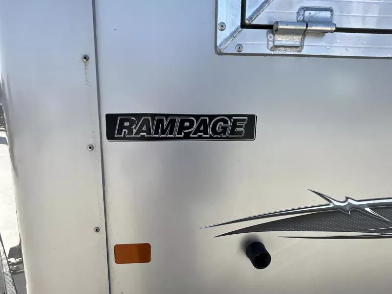 used Horse Trailers Logan Coach  for sale, in Acampo, CA Thumbnail 23