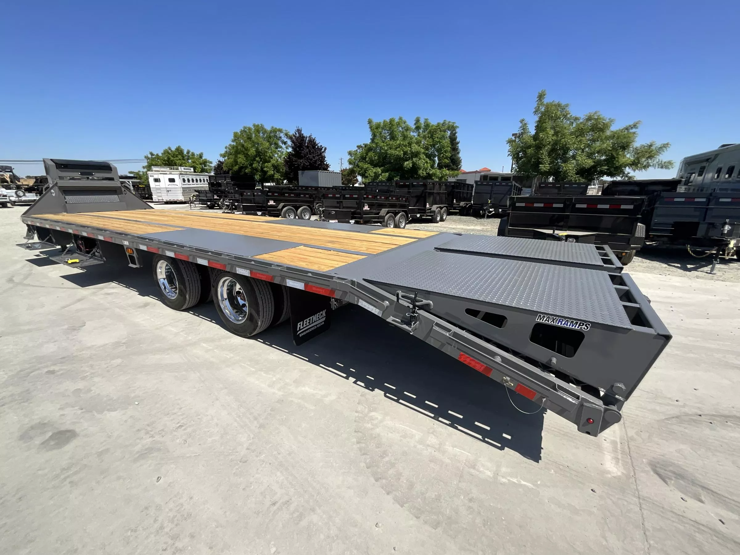NEW 2025 Diamond C Trailers FMAX216L32X102MR  102"X32' 40K GVW GN Equipment Trailer GKYmjghst9sd