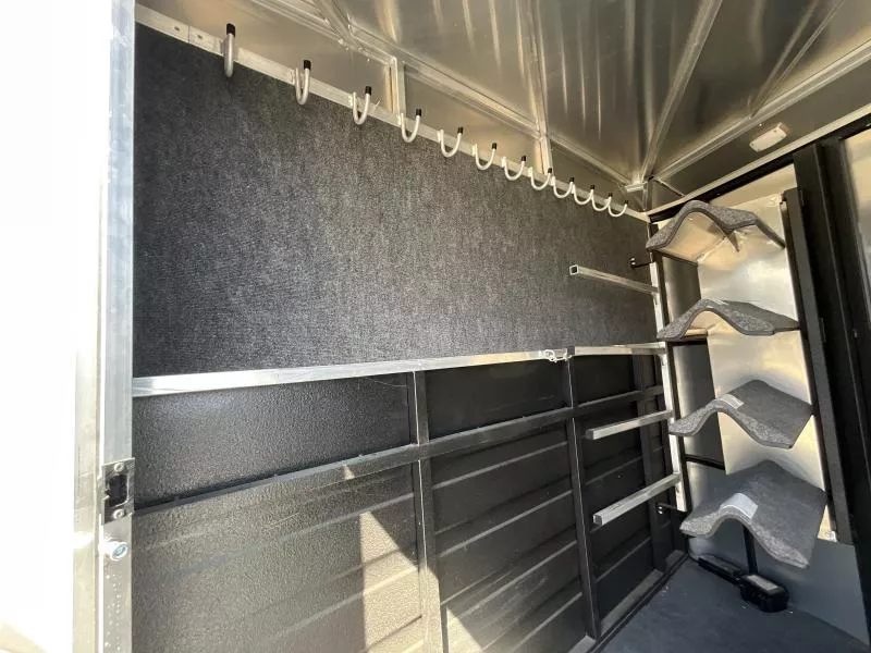 used Horse Trailers Logan Coach  for sale, in Acampo, CA Thumbnail 14