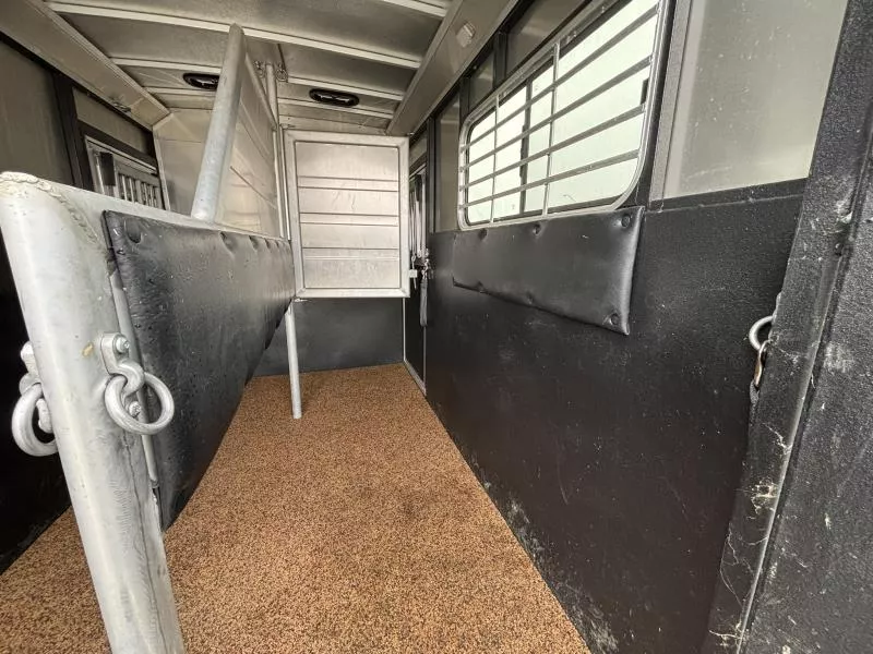 used Horse Trailers Logan Coach  for sale, in Acampo, CA Thumbnail 12