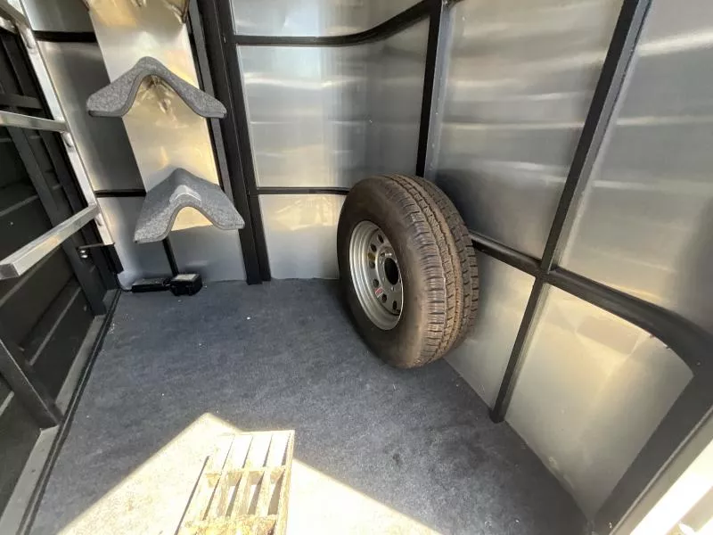 used Horse Trailers Logan Coach  for sale, in Acampo, CA Thumbnail 13