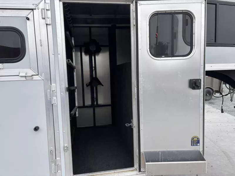 used Horse Trailers Logan Coach  for sale, in Acampo, CA Thumbnail 16