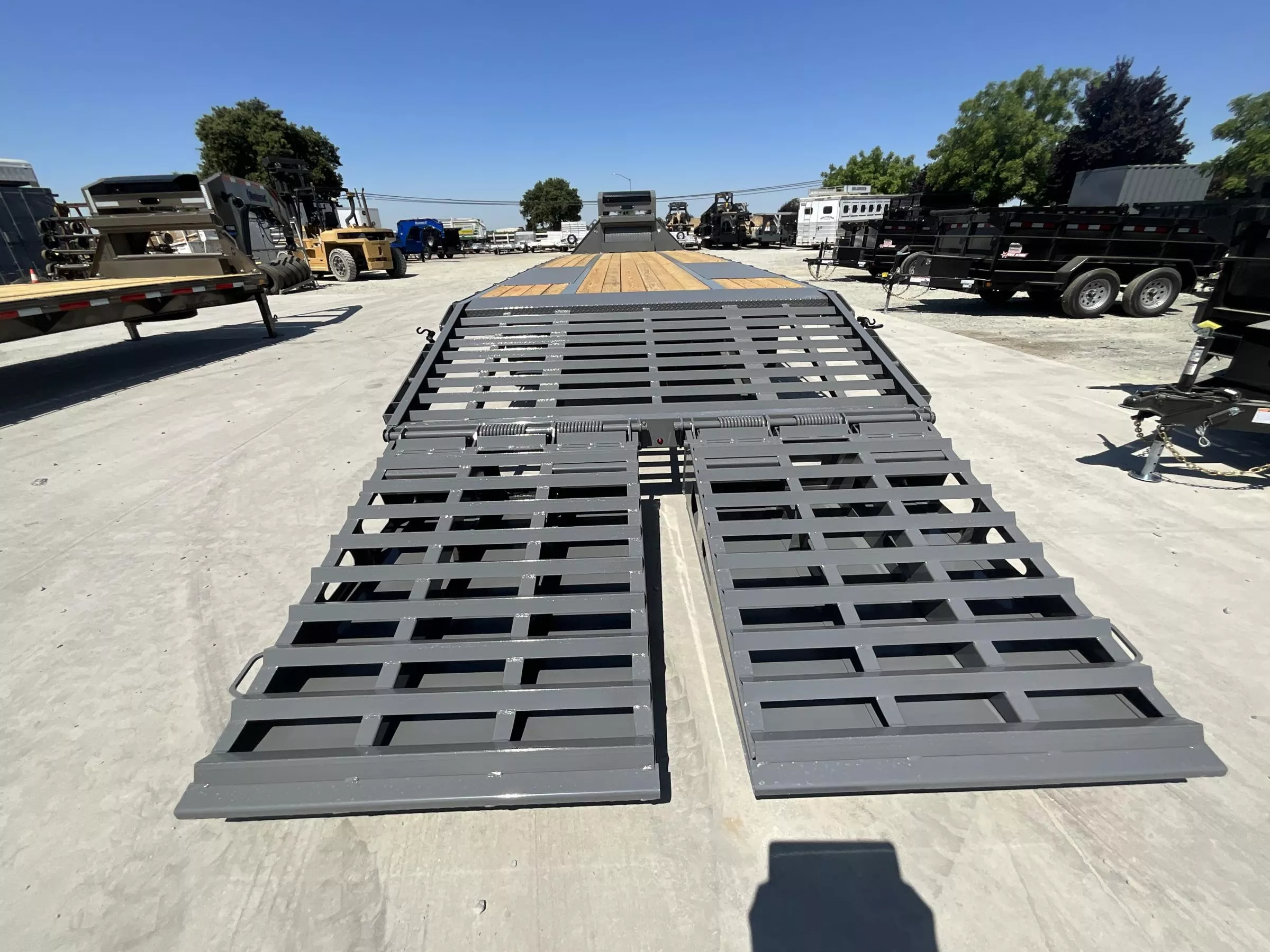 NEW 2025 Diamond C Trailers FMAX216L32X102MR  102"X32' 40K GVW GN Equipment Trailer 0NI4Kuidvb9i