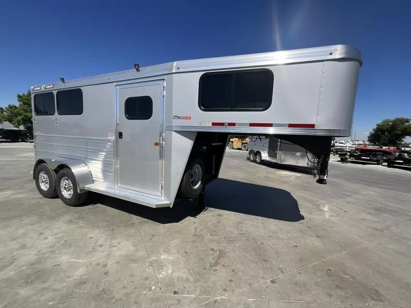 NEW 2026 Logan Coach BULLSEYE2HGN Bullseye 2Horse GN Horse Trailer