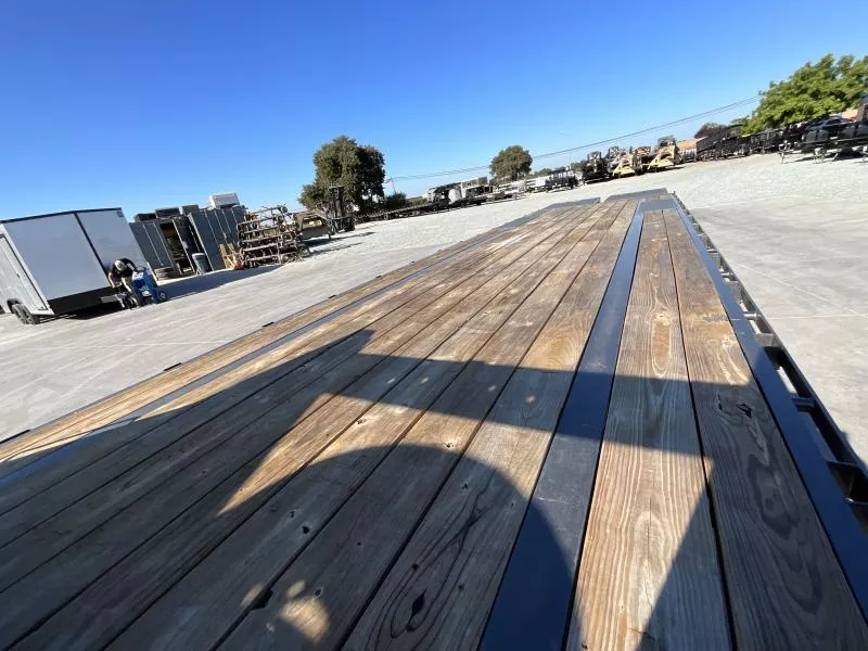 used Equipment / Flatbed Trailers Diamond C Trailers  for sale, in Acampo, CA Thumbnail 3