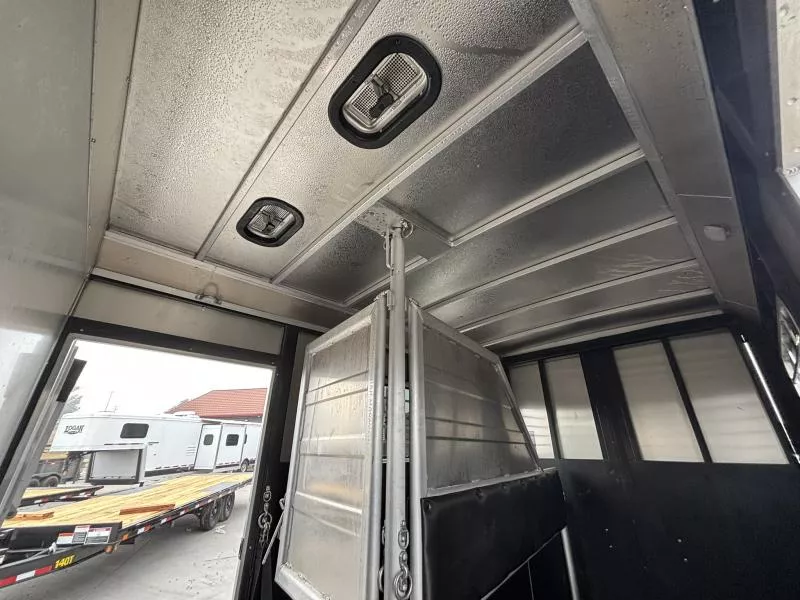 used Horse Trailers Logan Coach  for sale, in Acampo, CA Thumbnail 17