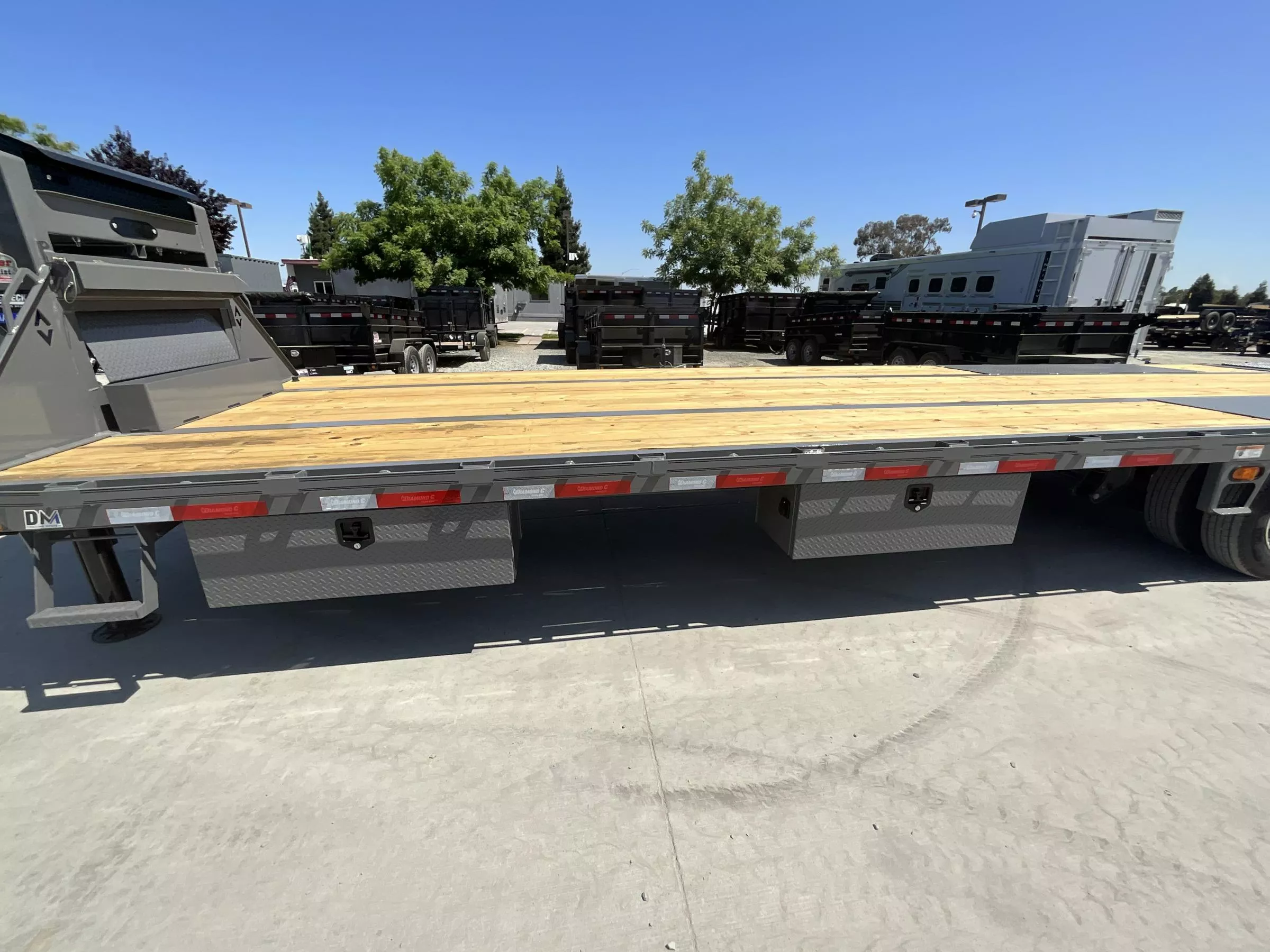 NEW 2025 Diamond C Trailers FMAX216L32X102MR  102"X32' 40K GVW GN Equipment Trailer bsRXu4l20y8j