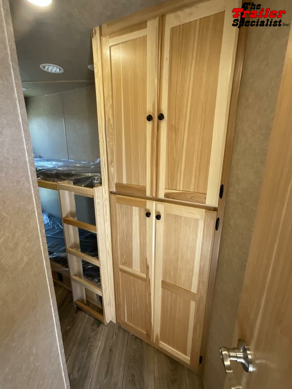 NEW 2024 Lakota Trailers C8415BB 4 Horse Charger 7'6" Tall, 8' Wide, 15'LQ Horse Trailer With **BUNK BEDS** 1754599486