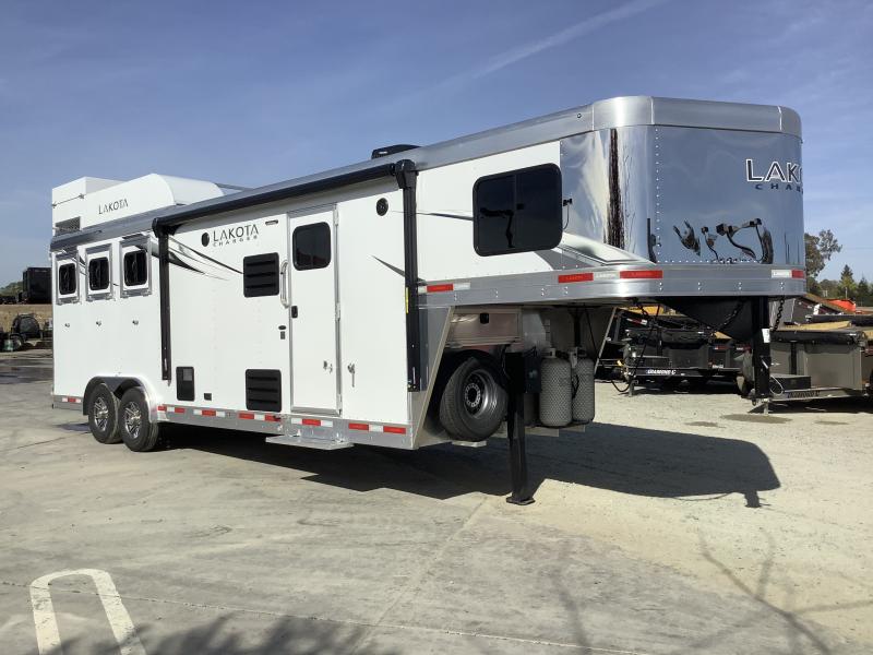 *ON ORDER* NEW 2021 Lakota C8415RK Charger 4 Horse 15' Living Quarters