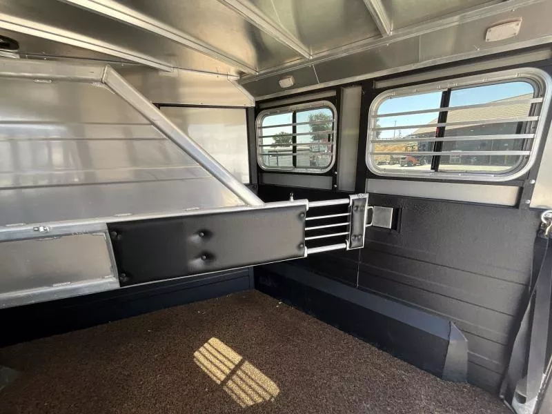 used Horse Trailers Logan Coach  for sale, in Acampo, CA Thumbnail 20