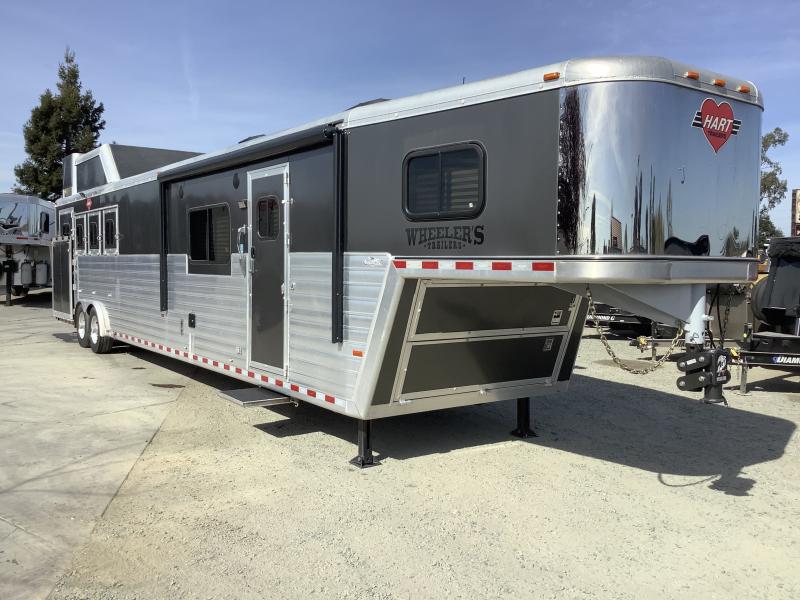 USED 2016 Hart Trailers 4 HORSE LQ Horse Trailer USED 2016 Hart Trailers 4 HORSE LQ Horse Trailer