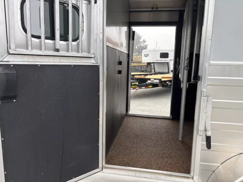 used Horse Trailers Logan Coach  for sale, in Acampo, CA Thumbnail 15