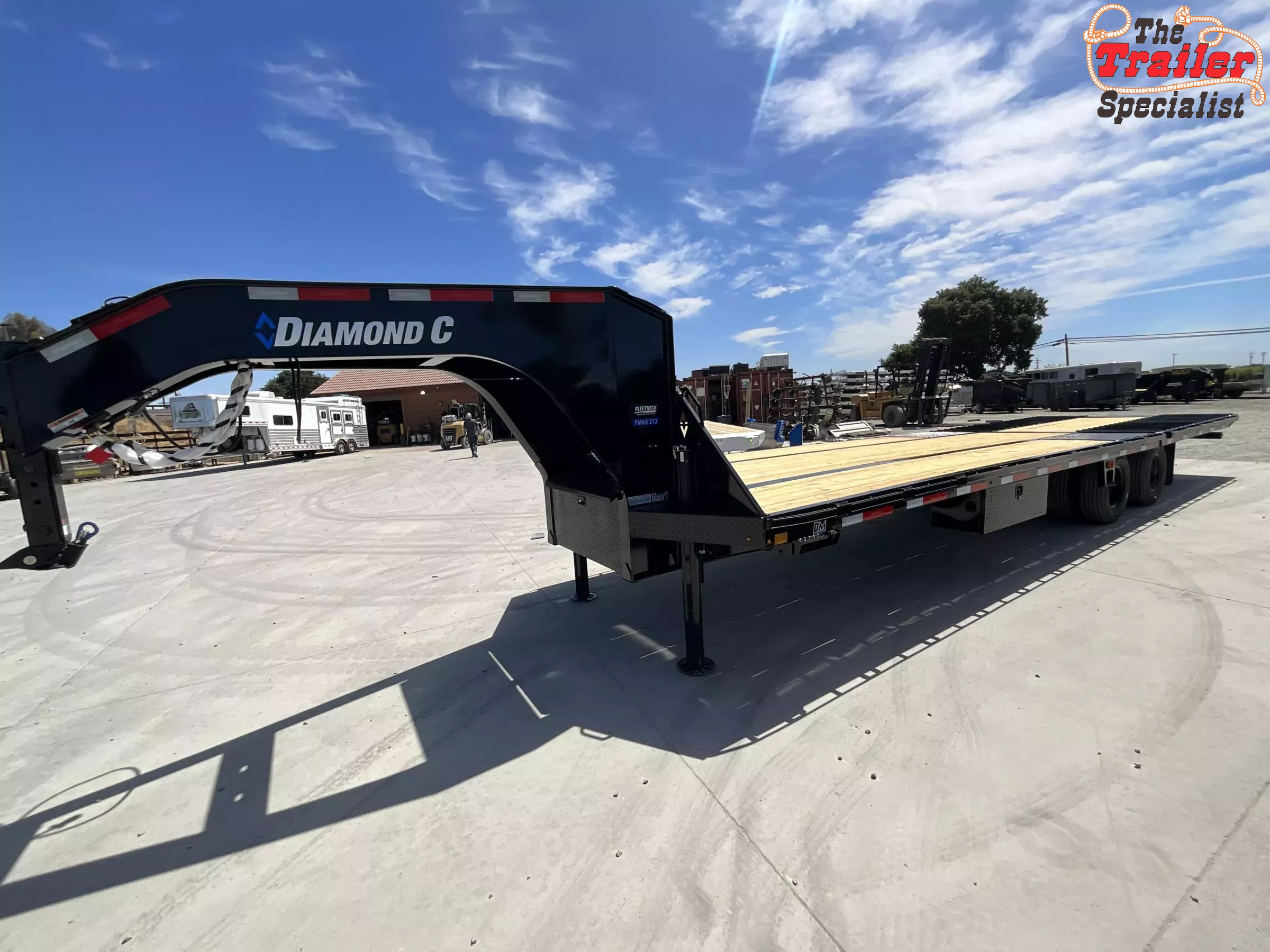 NEW 2025 Diamond C Trailers FMAX212L32X102HDT 102"X32' 25,900 GVW Equipment Trailer