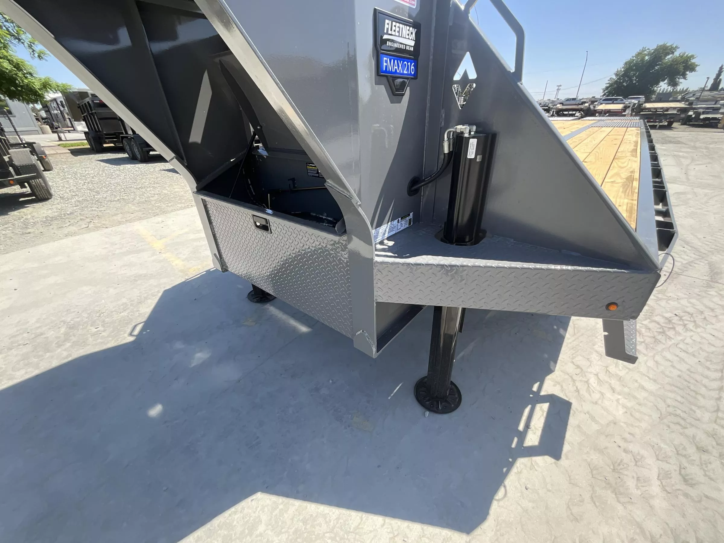 NEW 2025 Diamond C Trailers FMAX216L32X102MR  102"X32' 40K GVW GN Equipment Trailer NEzuXAmla9nk