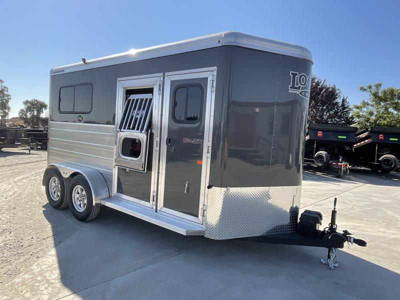 NEW 2023 Logan Coach BULLSEYE2BPSL 2 Horse Straight Load Trailer With