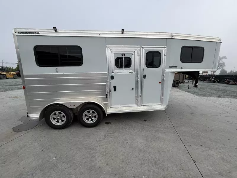 used Horse Trailers Logan Coach  for sale, in Acampo, CA Thumbnail 4