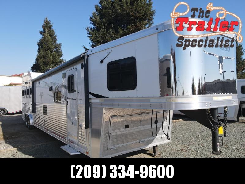 USED 2014 Lakota 4H Bighorn LQ Horse Trailer USED 2014 Lakota 4H Bighorn LQ Horse Trailer