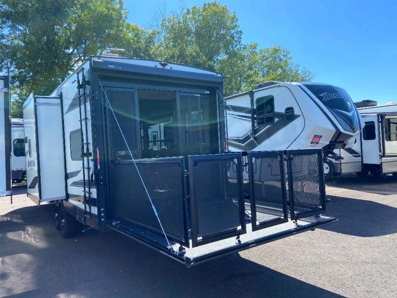 2022 Grand Design RV MOMENTUM G-CLASS 25G 2022 Grand Design RV MOMENTUM G-CLASS 25G