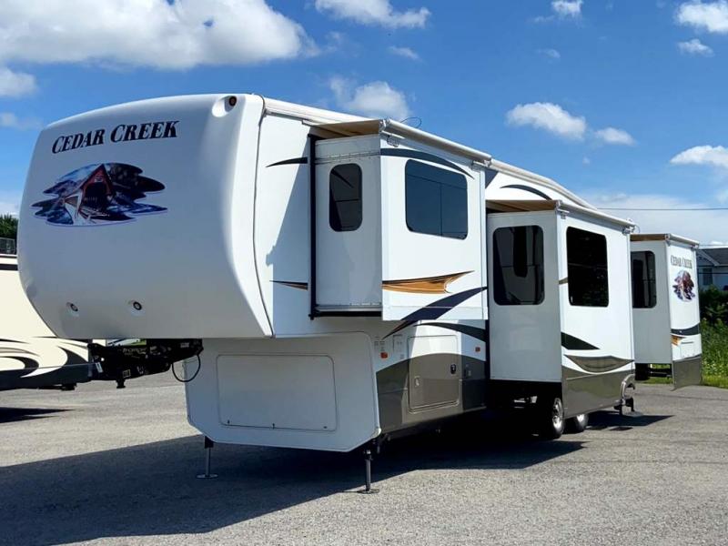 2013 Forest River CEDAR CREEK 38FL 2013 Forest River CEDAR CREEK 38FL