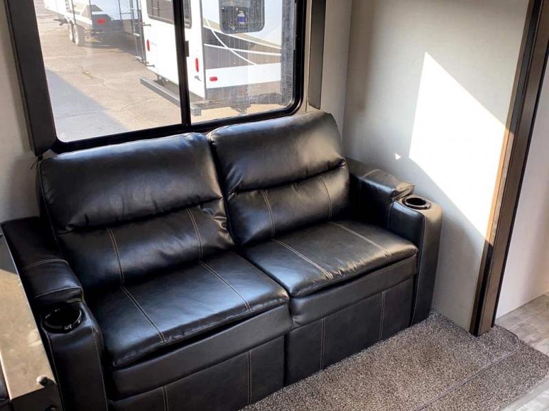 21 Prime Time Avenger 32bhs Colton Rv In Ny Buffalo Rochester And Syracuse Ny Rv Dealer Fifth Wheel Campers And Class A Motorhomes For Sale In Ny