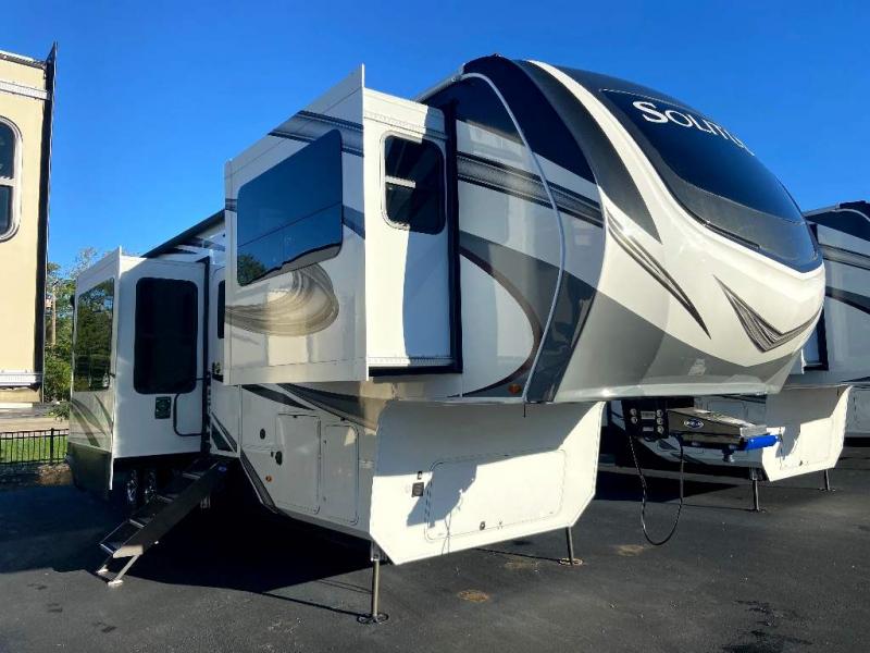 2022 Grand Design RV SOLITUDE 380FL 2022 Grand Design RV SOLITUDE 380FL