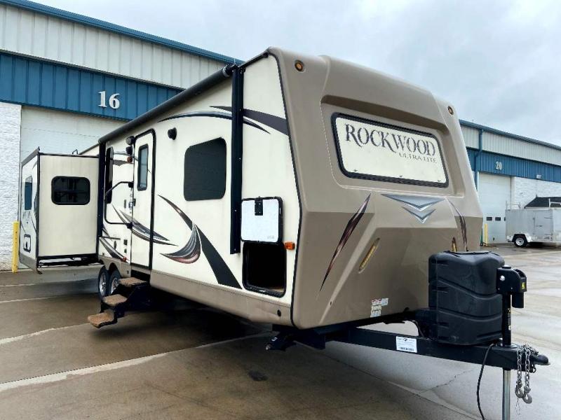 2015 Forest River ROCKWOOD ULTRA LITE 2703WS 2015 Forest River ROCKWOOD ULTRA LITE 2703WS