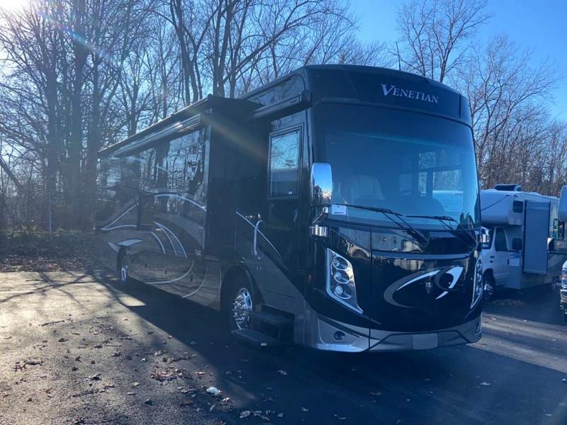 2022 Thor Motor Coach VENETIAN R40 2022 Thor Motor Coach VENETIAN R40
