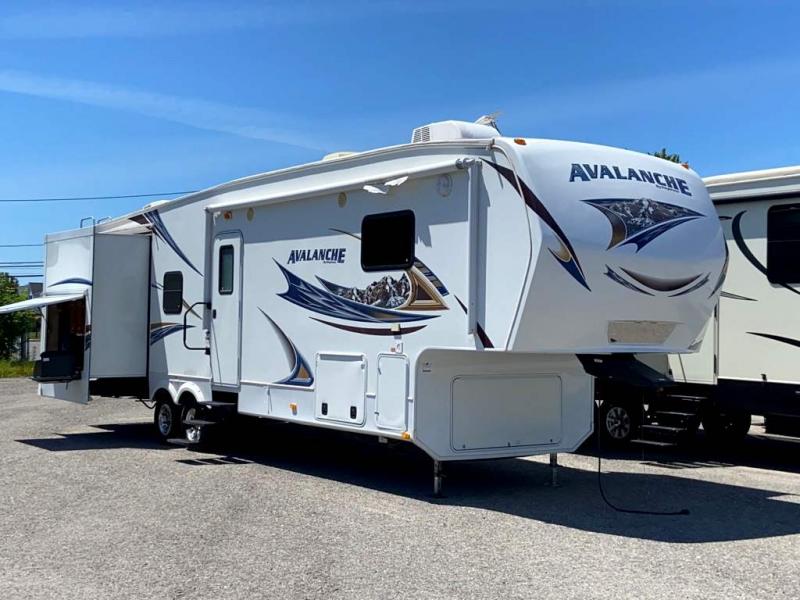 2012 Keystone RV AVALANCHE 345TG 2012 Keystone RV AVALANCHE 345TG
